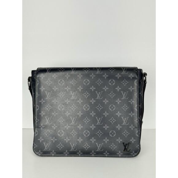 Louis Vuitton District Messenger Bag Monogram Eclipse Canvas B-1 - Picture 2 of 16
